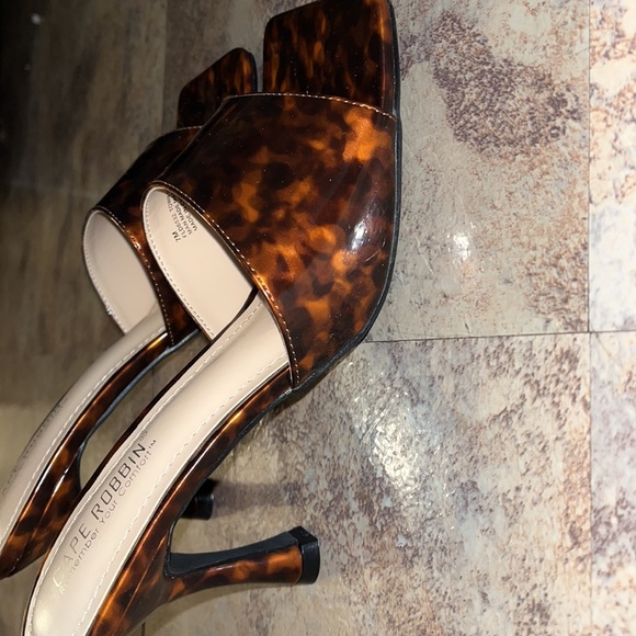 Cheetah print square toe heels - Picture 3 of 3